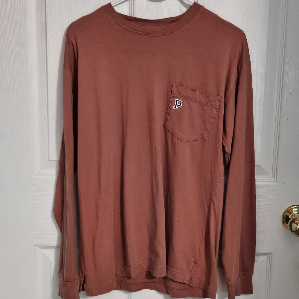 Victoria's Secret Pink long-sleeved shirt